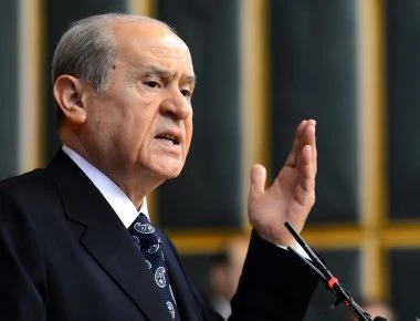 O Μπαχτσελί και οι «Γκρίζοι Λύκοι» απειλούν: «Η Ελλάδα να μην ξεχάσει τη Μικρασιατική Καταστροφή»